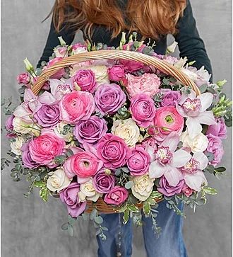 Букет цветов для женщин «Королева красоты!» (эустома, орхидеи и розы)
