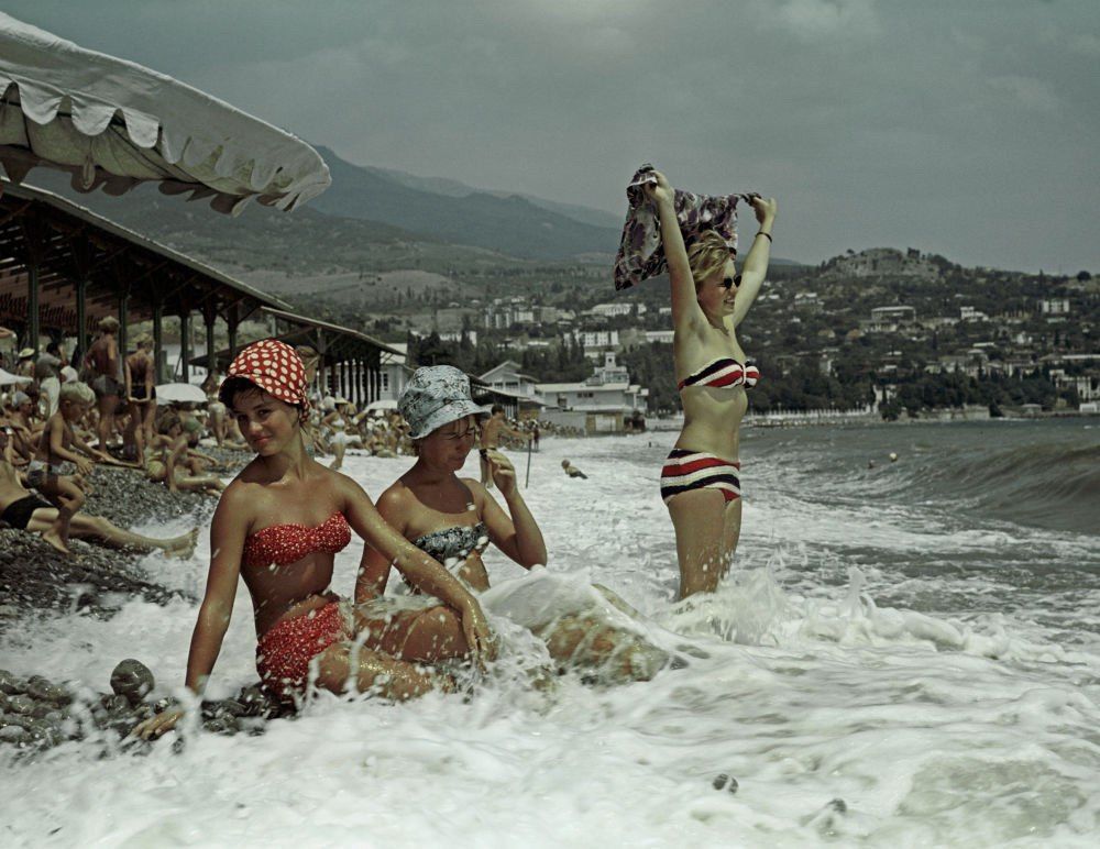 Пляж в Гурзуфе, Крым, 1961 год